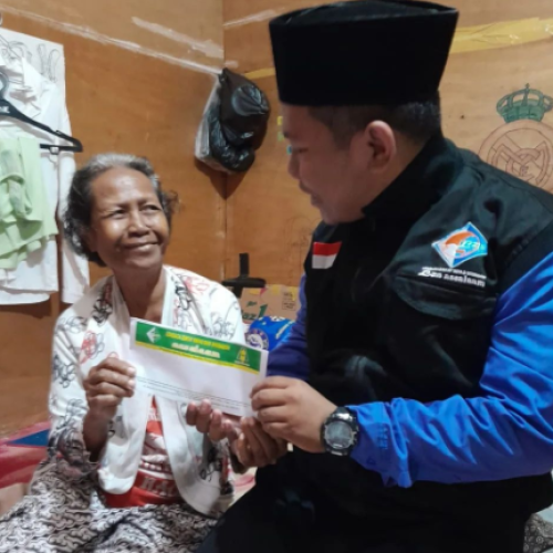 Berbagi Kebahagiaan dengan Dhuafa